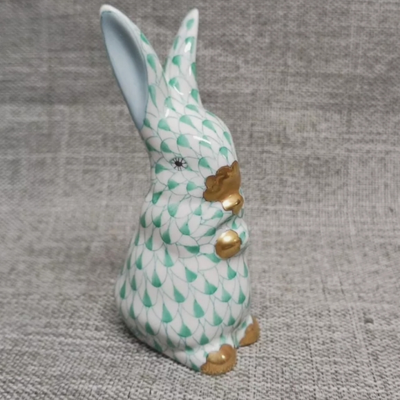Herend Green Fishnet Sitting Bunny Rabbit Handpainted Porcelain Figurine 15338 - Picture 3 of 9